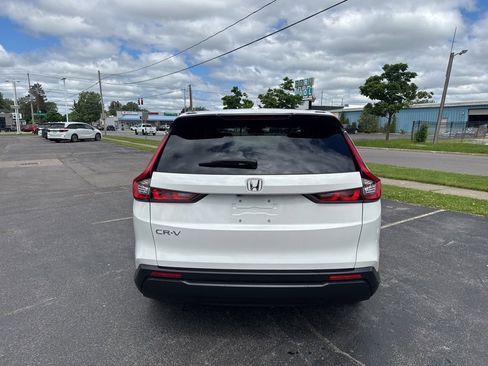 Used 2024 Honda CR-V EX image 6