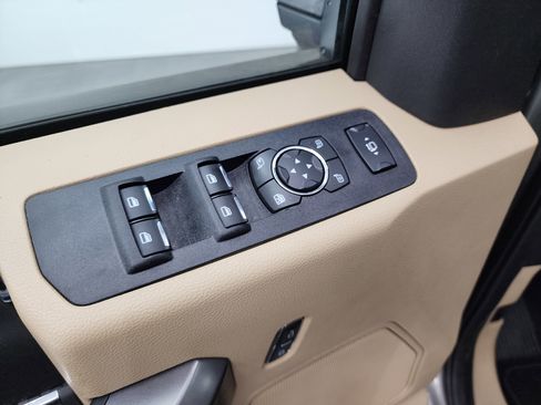 Used 2020 Ford F350 XLT w/ XLT Premium Package image 47