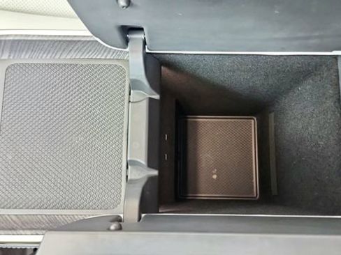 Used 2024 Rivian R1S Adventure image 54