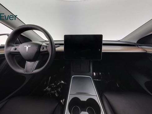 Used 2024 Tesla Model Y Long Range RWD image 26