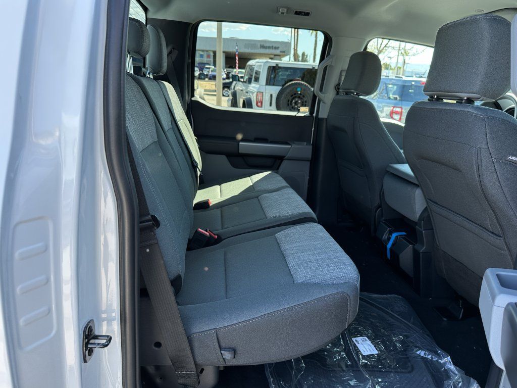 New 2026 Ford F350 XLT w/ FX4 Off-Road Package AWD/4WD image 17