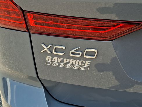 Certified 2023 Volvo XC60 B5 Plus w/ Climate Package AWD/4WD image 32