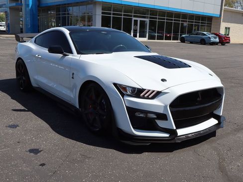 Used 2021 Ford Mustang Shelby GT500 w/ Carbon Fiber Track Pack RWD image 2