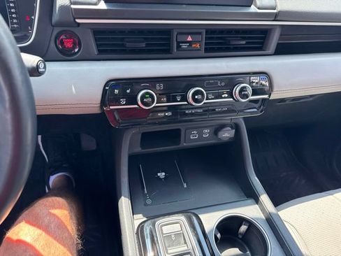 Used 2025 Honda Pilot Elite image 19