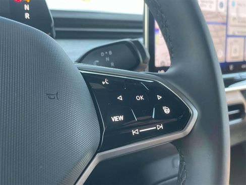 New 2025 Volkswagen ID. Buzz Pro S image 24