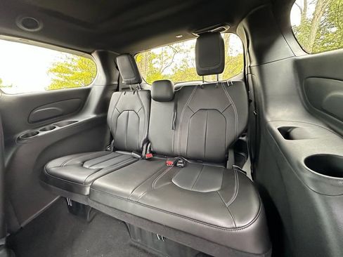 New 2026 Chrysler Pacifica Select FWD image 21