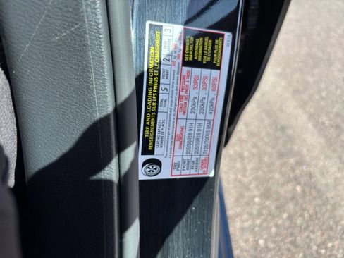 Used 2025 Nissan Versa SV FWD image 27