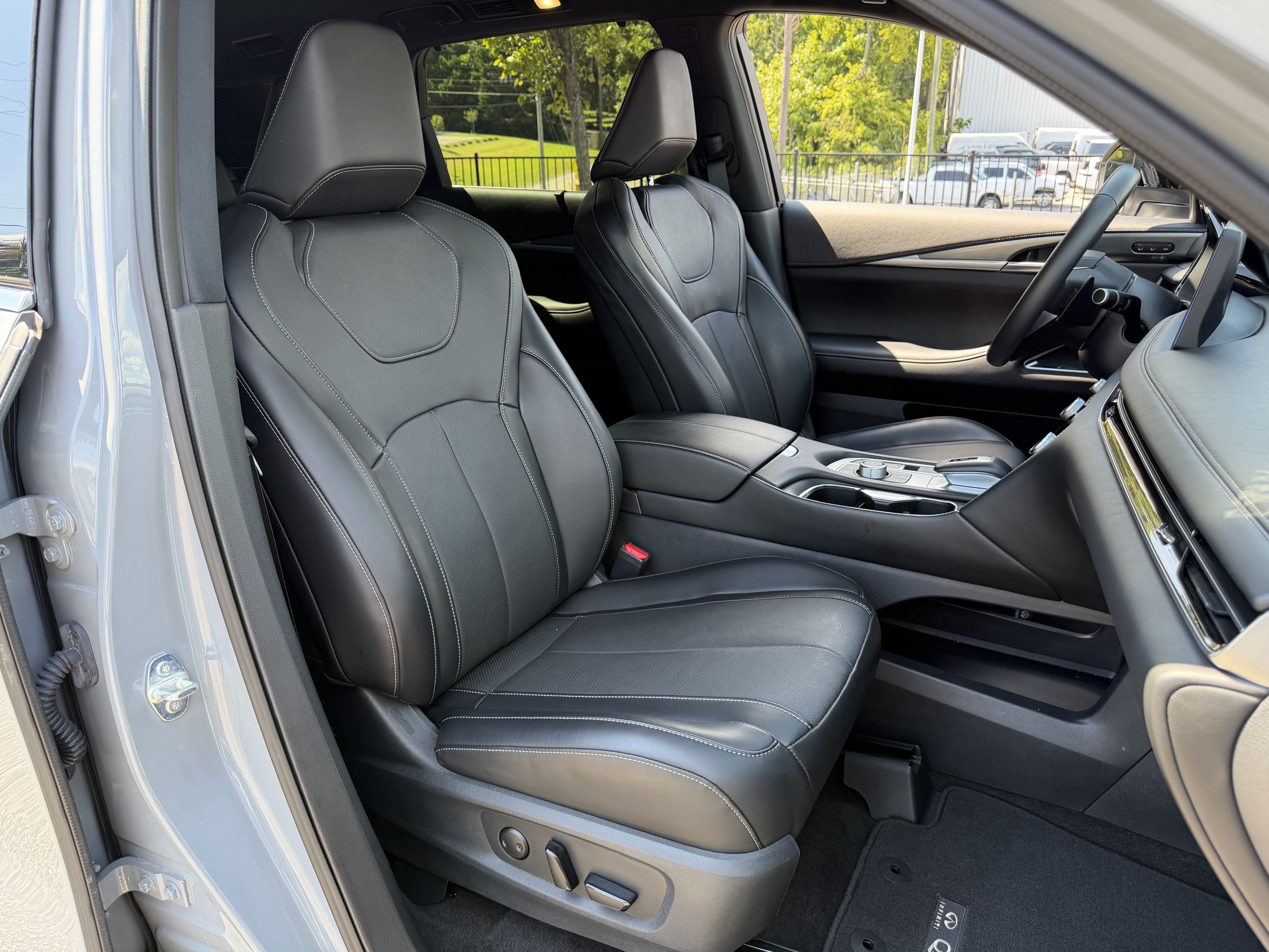 Used 2025 INFINITI QX60 Luxe w/ Black Edition AWD/4WD image 36