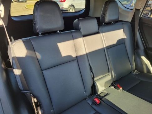 Used 2015 Toyota RAV4 Limited AWD/4WD image 6