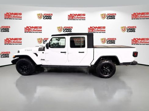 Used 2023 Jeep Gladiator Sport AWD/4WD image 14