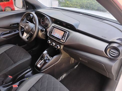 Used 2020 Nissan Kicks S image 20