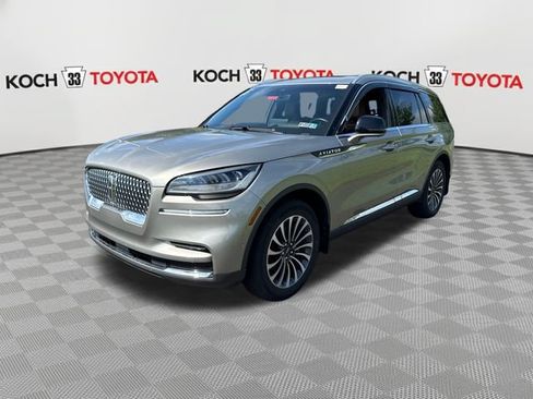 Used 2023 Lincoln Aviator Reserve w/ Equipment Group 201A AWD/4WD image 3