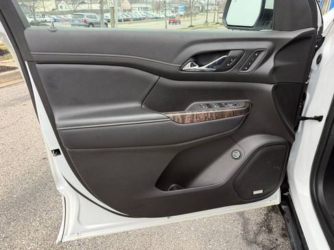 Used 2021 GMC Acadia Denali w/ Denali Ultimate Package image 18