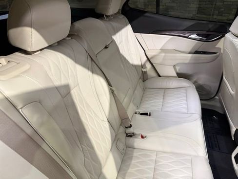 Used 2021 Buick Envision Avenir w/ Technology Package II image 34