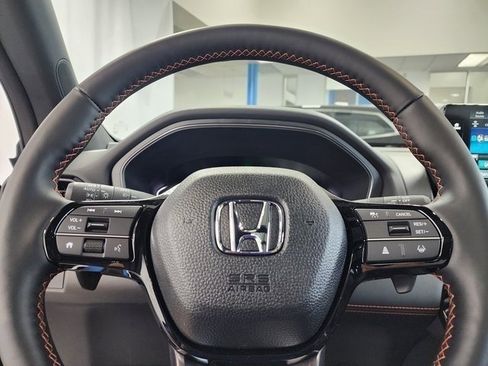 Used 2023 Honda Pilot TrailSport image 25