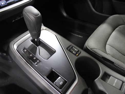 Used 2024 Subaru Crosstrek 2.0i Premium image 16