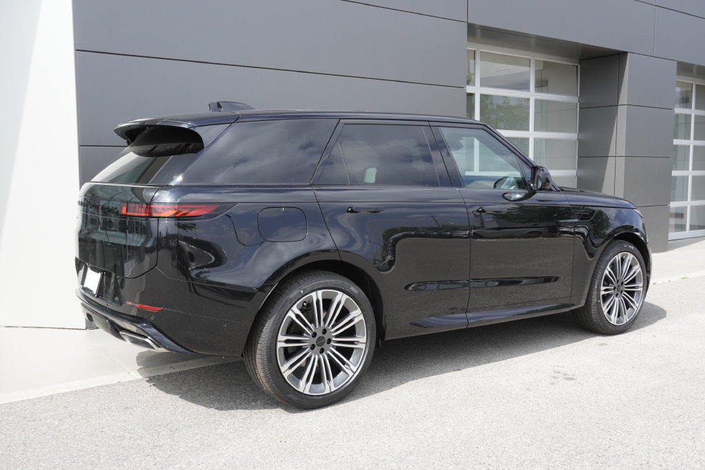 New 2026 Land Rover Range Rover Sport Dynamic SE AWD/4WD image 4