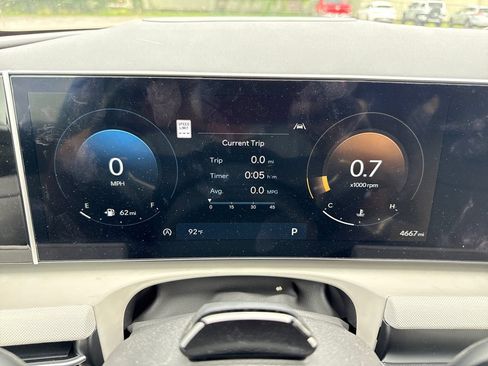 Used 2025 Hyundai Tucson Limited FWD image 36