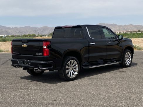 Used 2022 Chevrolet Silverado 1500 High Country AWD/4WD image 3