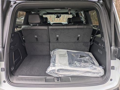New 2026 Jeep Grand Wagoneer 4WD w/ Premium Group I image 27