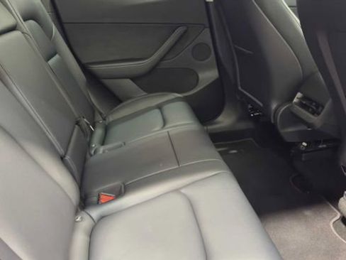 Used 2021 Tesla Model Y Long Range AWD/4WD image 16