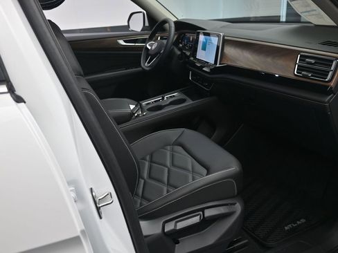 New 2026 Volkswagen Atlas SE FWD image 27