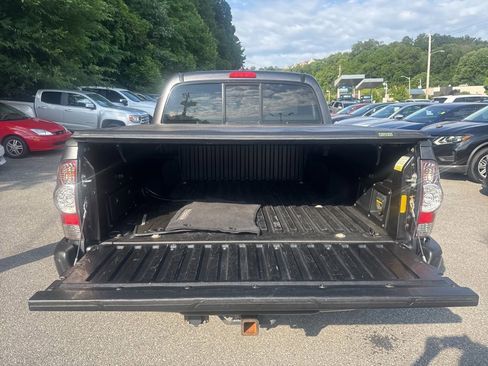 Used 2014 Toyota Tacoma 4x4 Double Cab w/ TRD Sport Package image 10