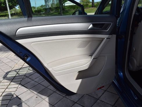 Used 2015 Volkswagen Golf TDI SE image 70