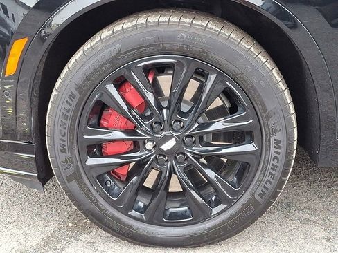 Used 2023 Cadillac XT6 Sport w/ Technology Package image 32