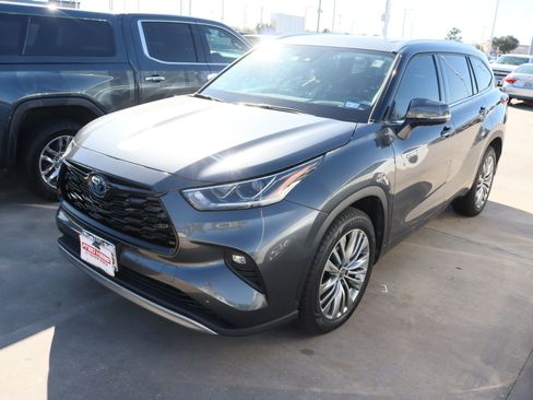 Used 2020 Toyota Highlander Limited Platinum image 6