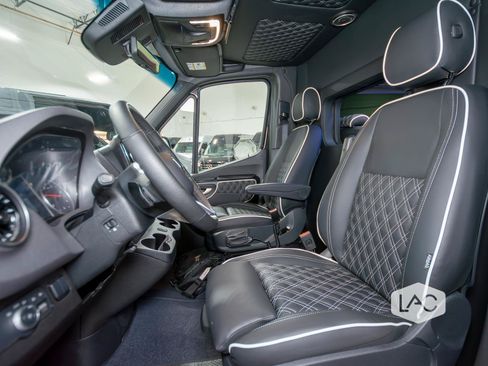 Used 2025 Mercedes-Benz Sprinter 3500 image 18