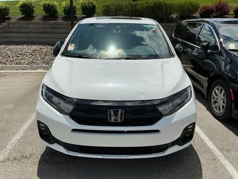 Used 2025 Honda Odyssey Sport-L image 2