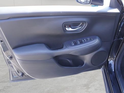 Used 2025 Honda HR-V LX image 16