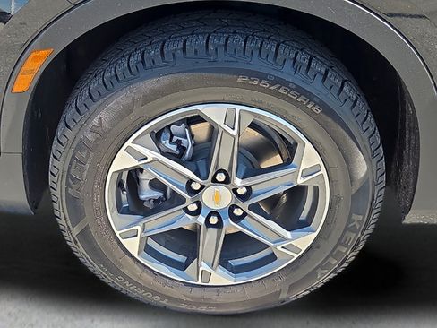 Used 2025 Chevrolet Blazer LT FWD image 9