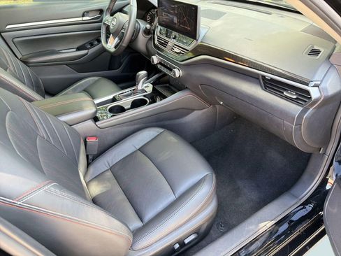Used 2024 Nissan Altima 2.5 SR w/ SR Premium Package image 31