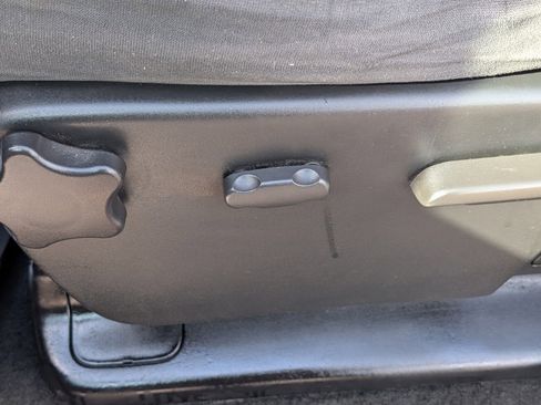 Used 2008 Chevrolet Silverado 2500 LT w/ 1LT Convenience Package image 17