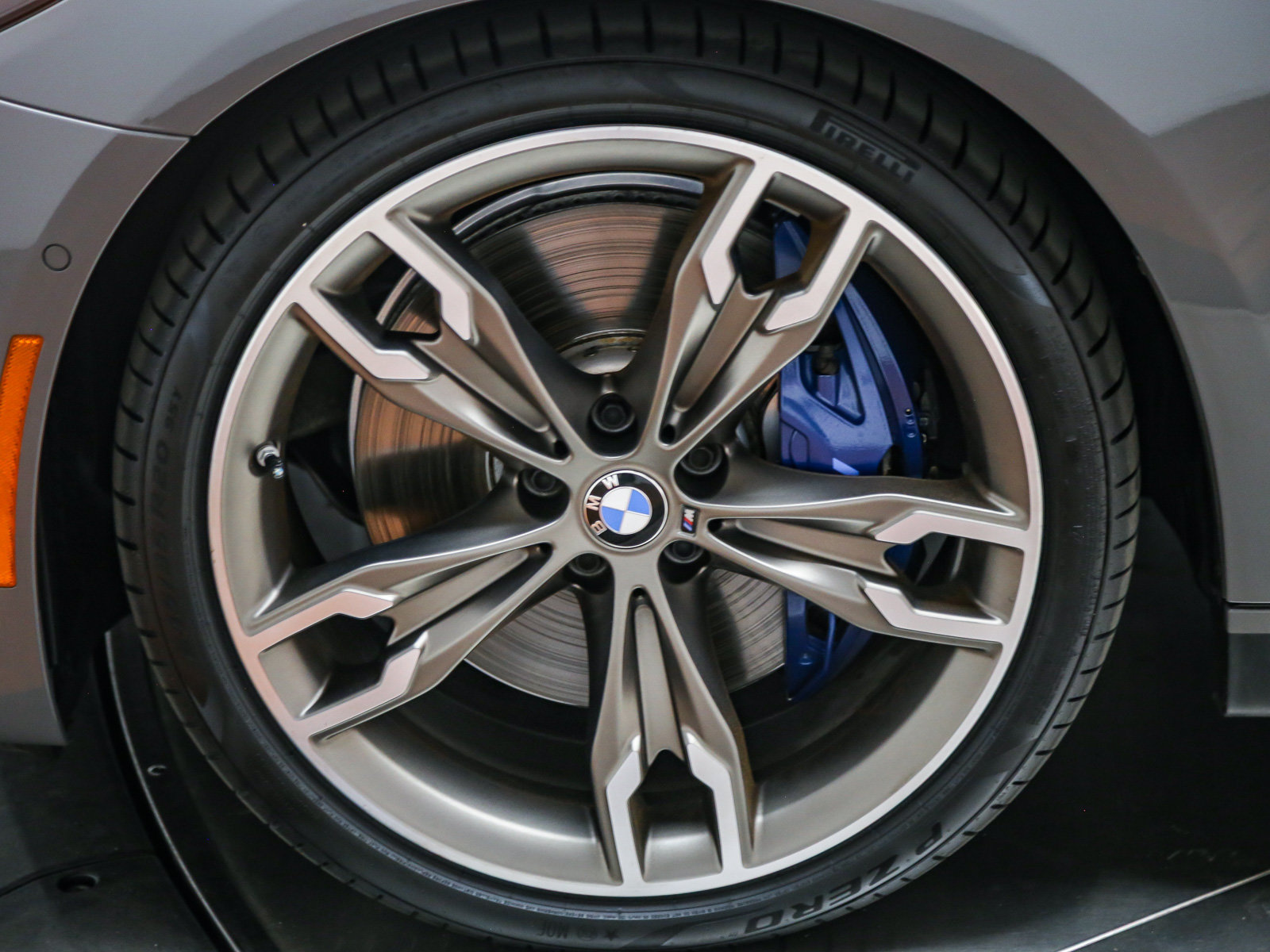 Used 2021 BMW M550i xDrive w/ Executive Package AWD/4WD image 10