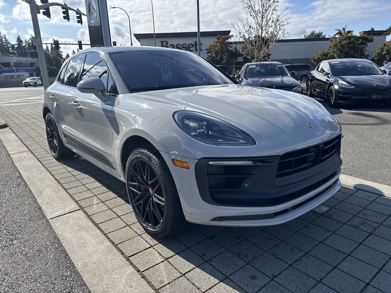 Used 2023 Porsche Macan GTS AWD/4WD image 3
