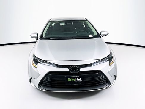 Used 2026 Toyota Corolla LE image 2