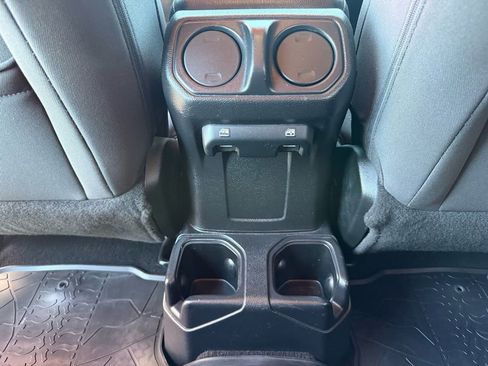 Used 2019 Jeep Wrangler Unlimited Sport S image 25