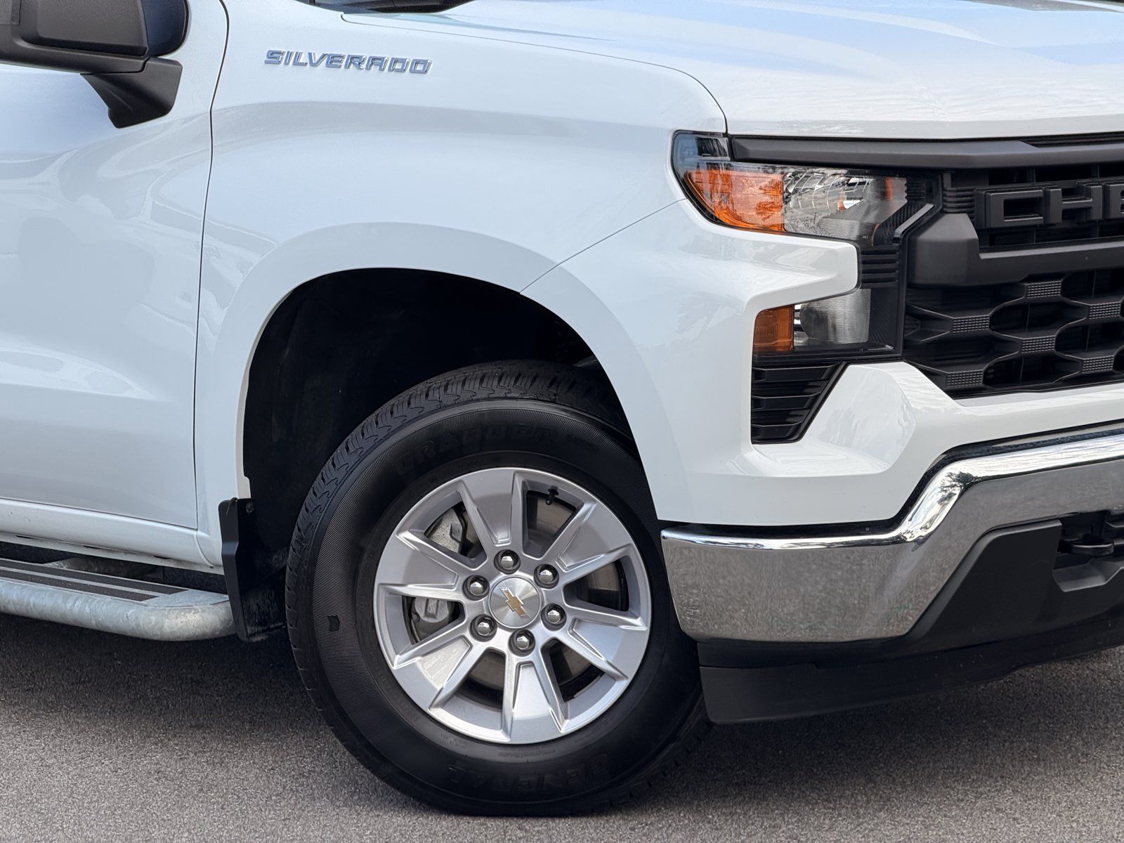 Used 2025 Chevrolet Silverado 1500 W/T RWD image 3