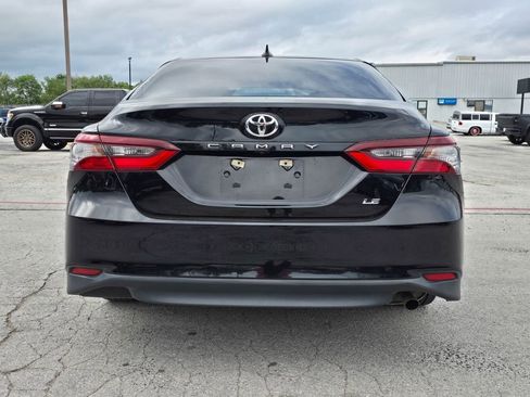 Used 2022 Toyota Camry LE w/ Convenience Package FWD image 4