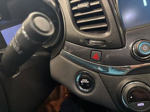 Used 2015 Chevrolet Impala LTZ FWD image 25