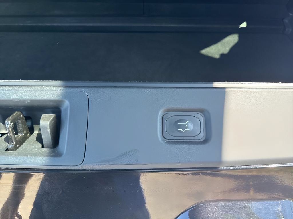 Used 2025 Ford Expedition Active AWD/4WD image 40