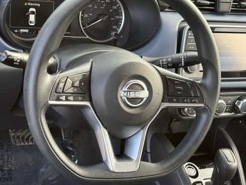 Certified 2023 Nissan Versa SV image 15
