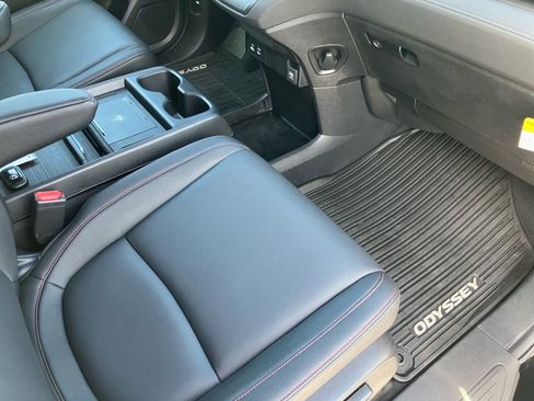 Certified 2025 Honda Odyssey Sport-L image 32