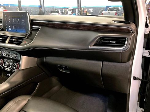 Used 2023 Chevrolet Suburban Z71 AWD/4WD image 13