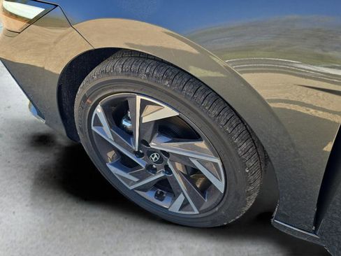 New 2026 Hyundai Elantra Limited FWD image 32