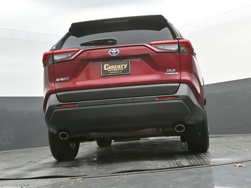 Used 2020 Toyota RAV4 XLE image 30