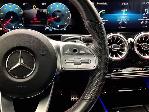 Used 2022 Mercedes-Benz GLB 250 image 24